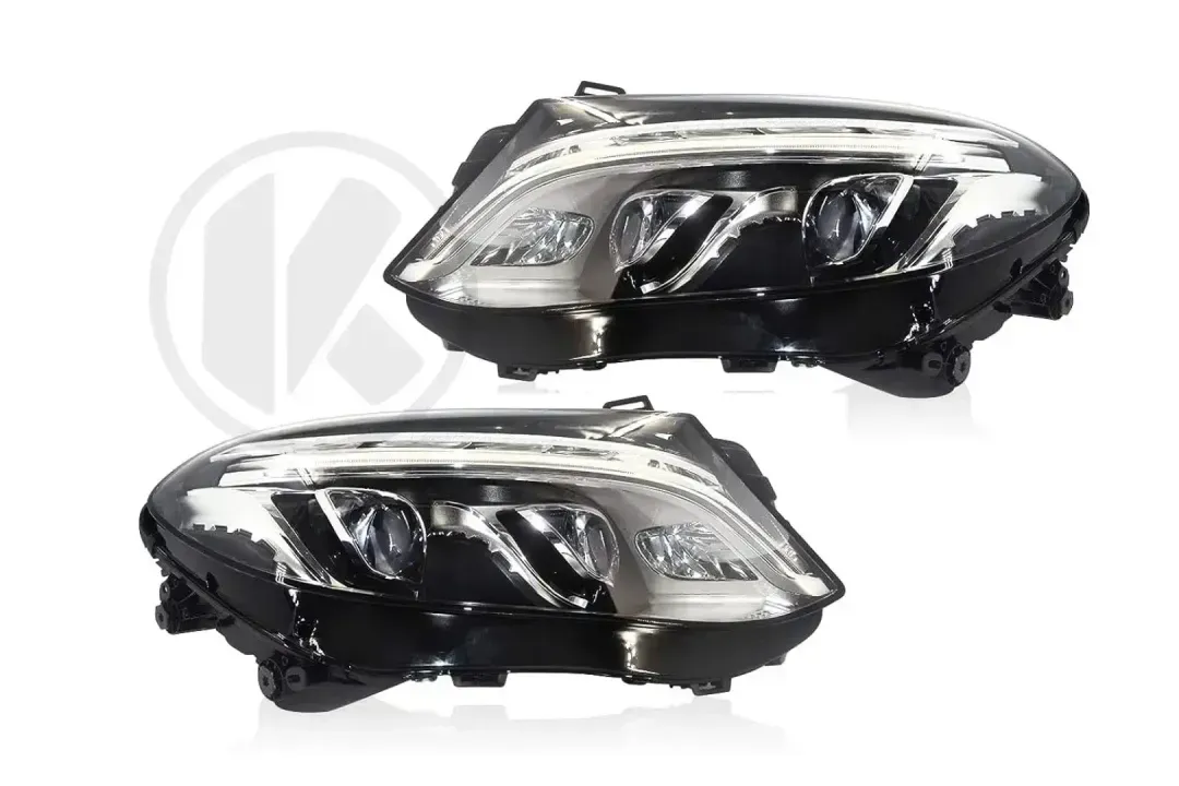 a16682008 0959 c   headlight set